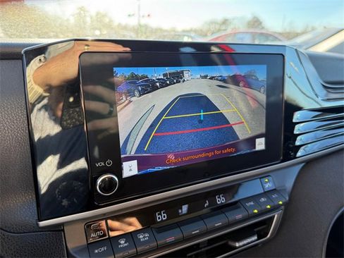 Used 2025 Toyota Camry LE image 13