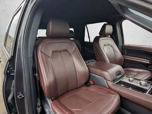 Used 2024 Ford Expedition Limited image 23