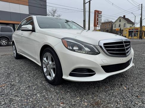 Used 2014 Mercedes-Benz E 350 4MATIC Sedan image 3