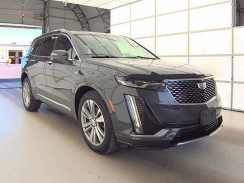 Used 2023 Cadillac XT6 Premium Luxury AWD/4WD image 4