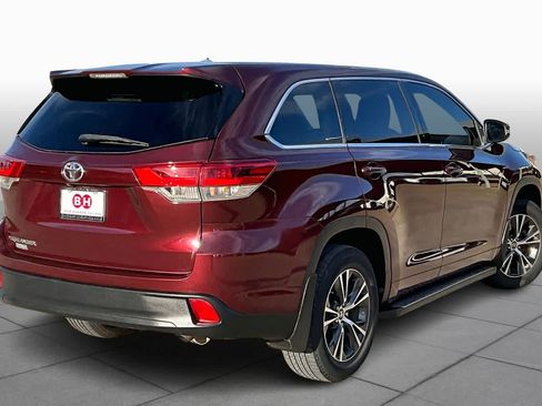 Used 2018 Toyota Highlander Plus image 12