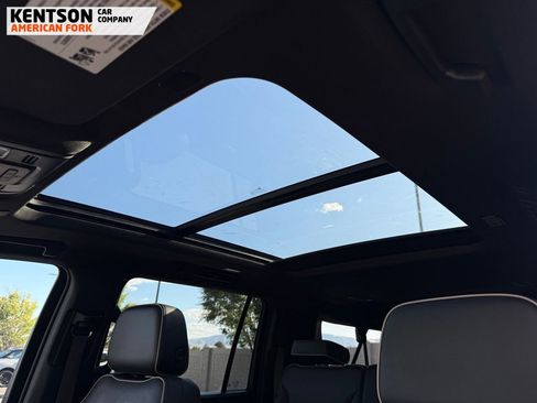 Used 2023 GMC Yukon XL SLT AWD/4WD image 27