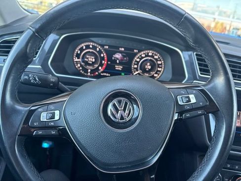 Used 2018 Volkswagen Tiguan SEL Premium FWD image 10