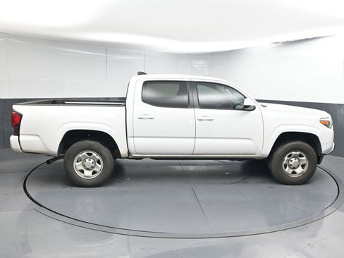 Certified 2020 Toyota Tacoma SR image 9