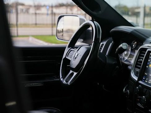 Used 2018 RAM 3500 Laramie Longhorn image 36