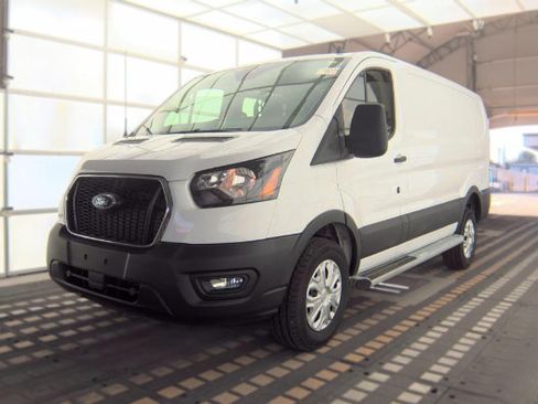 Used 2025 Ford Transit 250 Low Roof w/ Exterior Upgrade Package RWD image 2