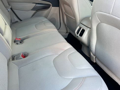 Used 2020 Jeep Cherokee Latitude image 30