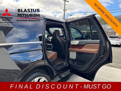 Used 2022 Lincoln Navigator Reserve image 23