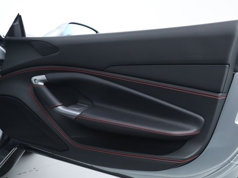 Used 2021 Ferrari F8 Tributo RWD image 18
