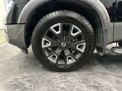 Used 2020 Nissan Titan Platinum Reserve w/ Moonroof Package image 9