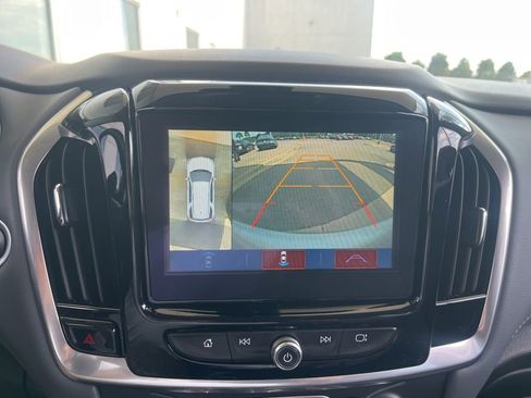 Used 2019 Chevrolet Traverse LT w/ LT Premium Package image 10