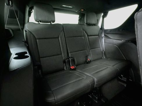Used 2022 Chevrolet Tahoe Z71 w/ Luxury Package AWD/4WD image 28