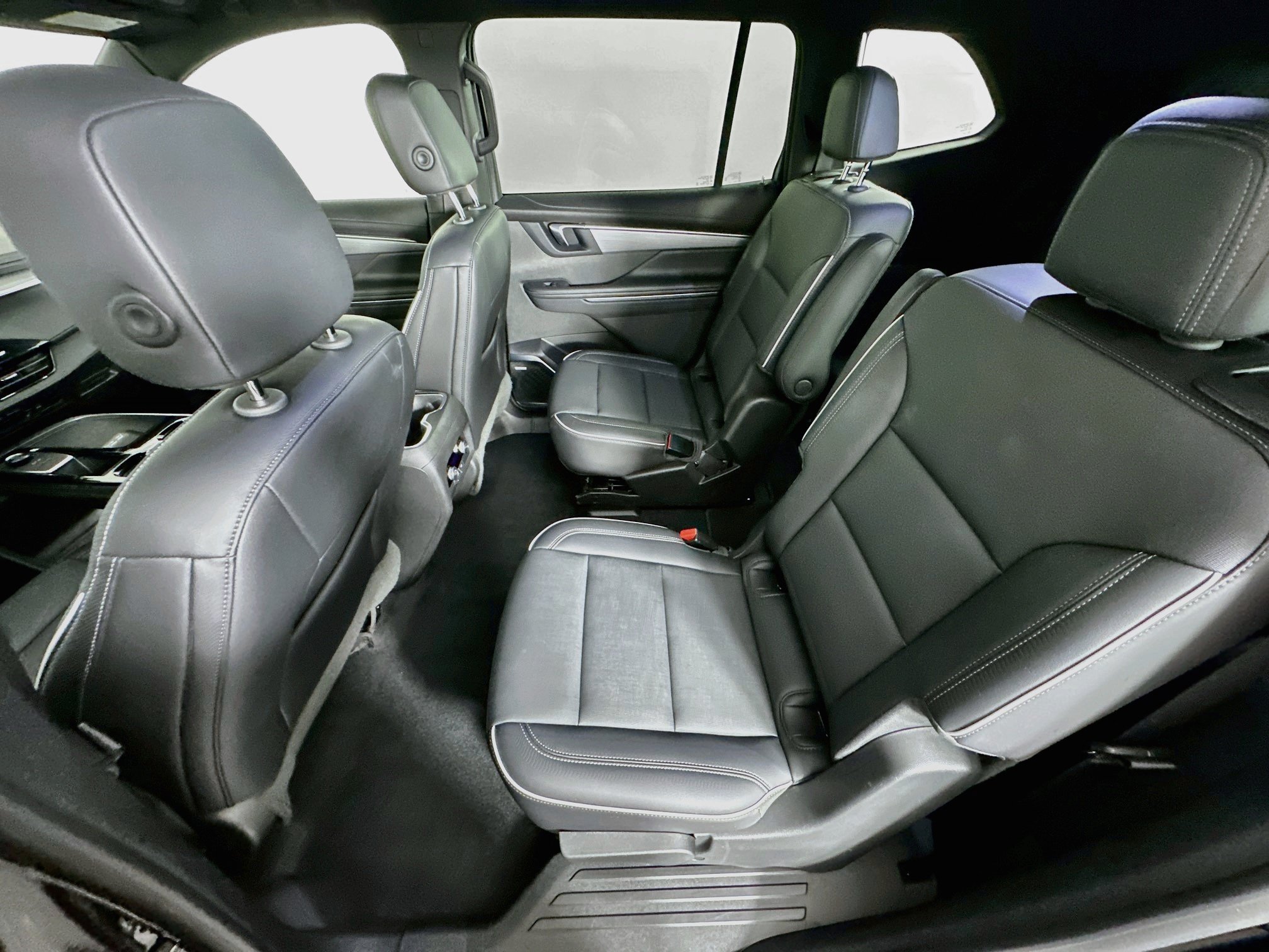 Used 2025 Buick Enclave Preferred FWD image 28