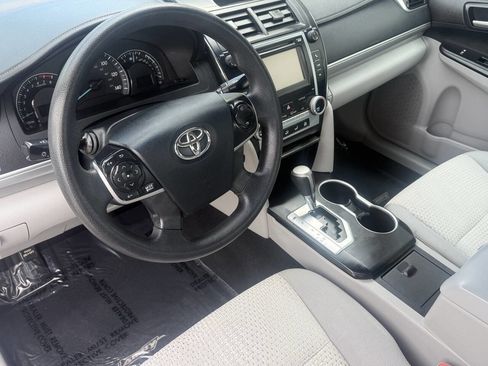 Used 2012 Toyota Camry LE image 9