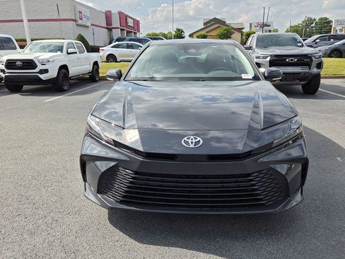 Used 2025 Toyota Camry LE w/ Convenience Package FWD image 2