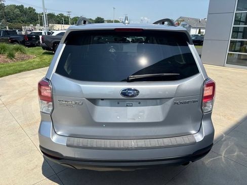 Used 2018 Subaru Forester 2.5i Limited AWD/4WD image 6