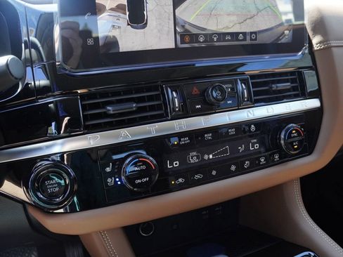 New 2026 Nissan Pathfinder Platinum image 13