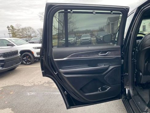 Used 2024 Jeep Grand Cherokee L Limited w/ Luxury Tech Group II image 26