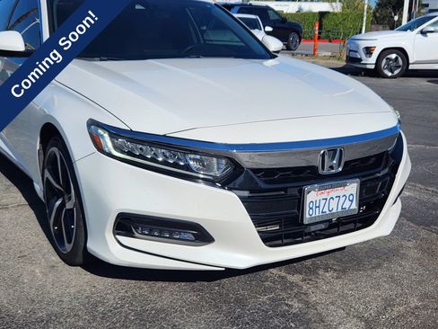 Used 2018 Honda Accord EX image 9