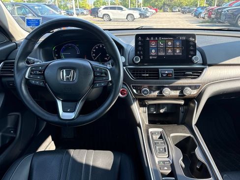 Used 2019 Honda Accord Touring image 7