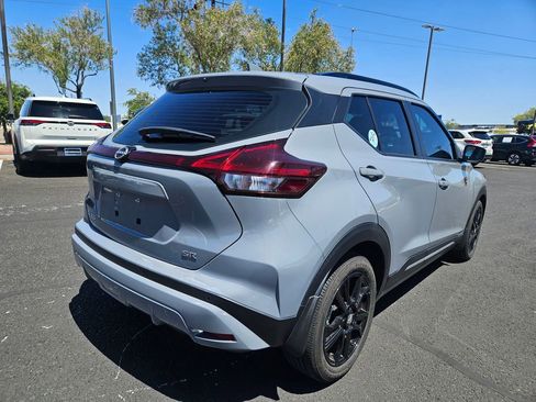Used 2023 Nissan Kicks SR w/ SR Premium Package FWD image 5
