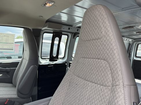 New 2026 Chevrolet Express 3500 Extended RWD image 12