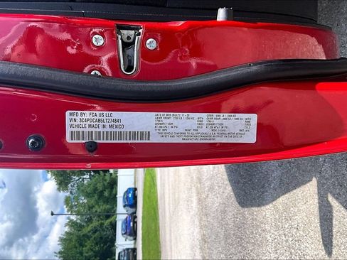 Used 2020 Dodge Journey SE w/ SE Popular Equipment Group FWD image 4