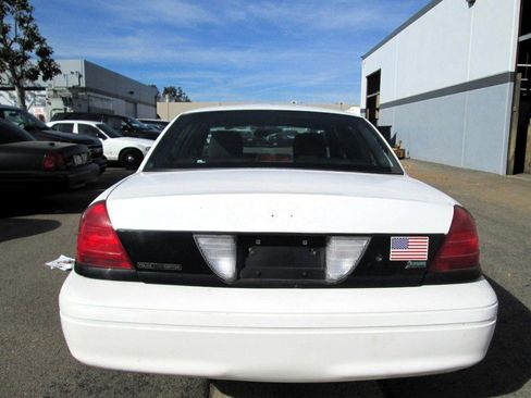 Used 2011 Ford Crown Victoria Police Interceptor w/ Radio Suppression Pkg image 3