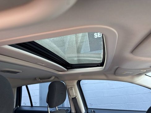 Used 2011 Dodge Caliber Mainstreet FWD image 27