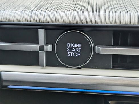 Used 2025 Hyundai Santa Fe Calligraphy image 19