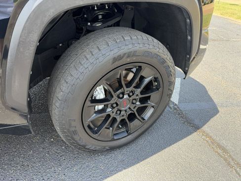 Used 2023 Toyota Tundra SR5 w/ SR5 Convenience Package AWD/4WD image 22