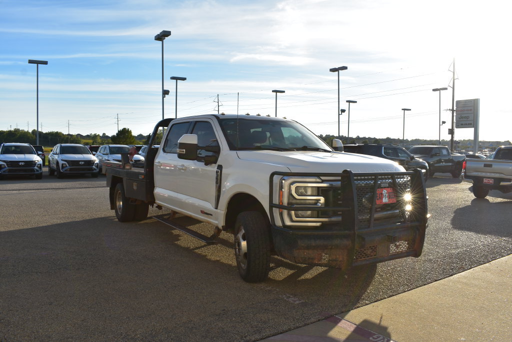 Used 2023 Ford F350 Lariat w/ Lariat Ultimate Package AWD/4WD image 3