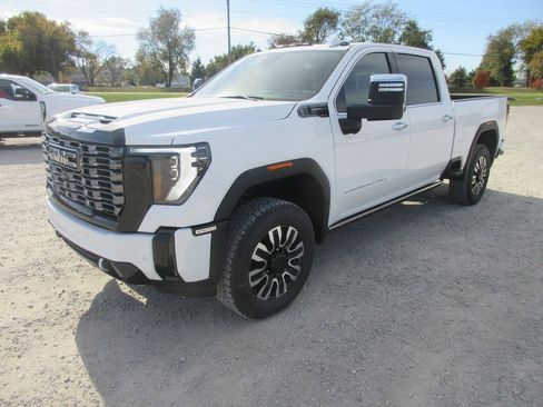 New 2026 GMC Sierra 2500 Denali Ultimate image 11
