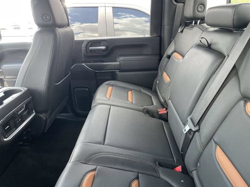 Used 2023 GMC Sierra 2500 AT4 w/ AT4 Preferred Package AWD/4WD image 6