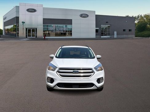 Used 2018 Ford Escape SE w/ Ford Safe & Smart Package FWD image 3