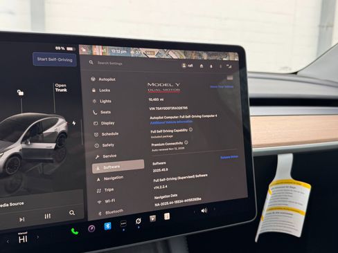 Used 2024 Tesla Model Y Performance image 33