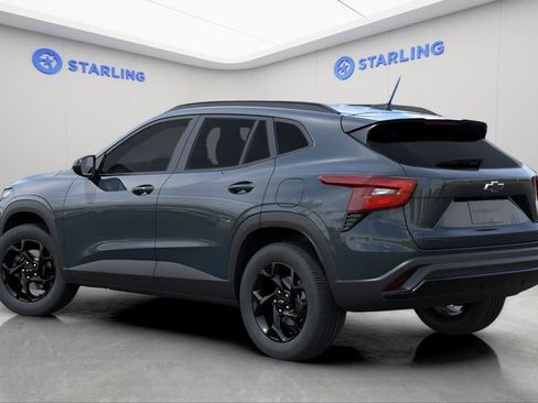 New 2026 Chevrolet Trax LT w/ Driver Confidence Package FWD image 2
