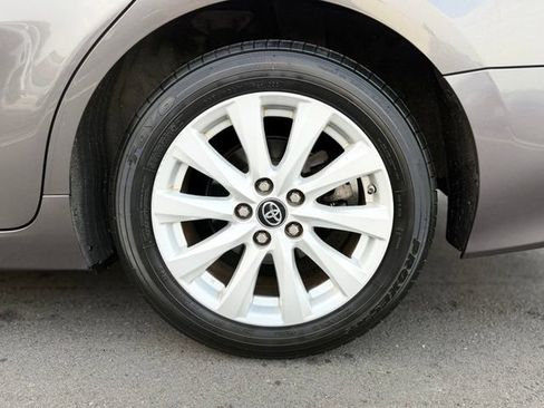 Used 2018 Toyota Camry LE FWD image 26