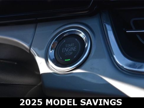 New 2025 Chevrolet Trax LT w/ Sunroof Package image 26