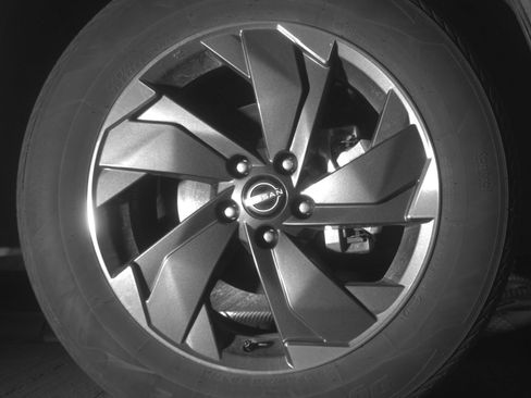 Used 2025 Nissan Rogue SV AWD/4WD image 13