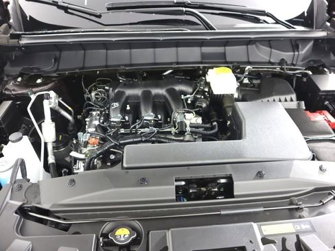 New 2026 Nissan Pathfinder SV AWD/4WD image 9
