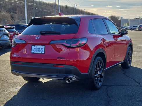 Certified 2025 Honda HR-V Sport image 5