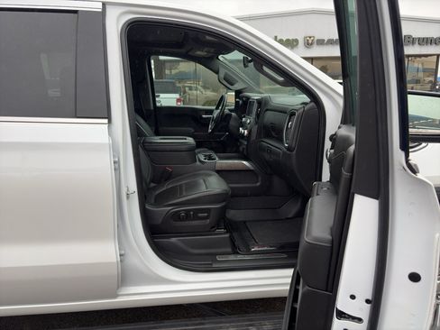 Used 2022 GMC Sierra 1500 Denali w/ Denali Premium Package AWD/4WD image 15