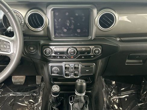 Used 2023 Jeep Wrangler Unlimited Sahara AWD/4WD image 18