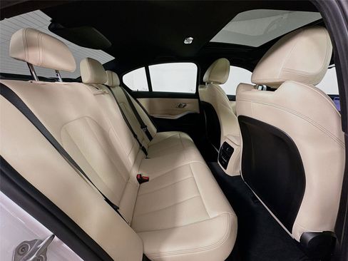 Used 2025 BMW 330i xDrive Sedan w/ Convenience Package image 28