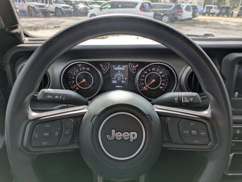 Used 2023 Jeep Gladiator Sport image 20