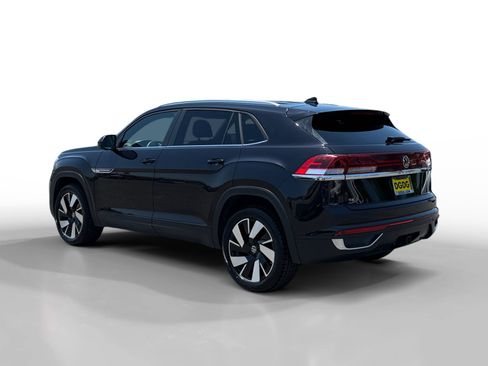 Used 2024 Volkswagen Atlas Cross Sport SE FWD image 3