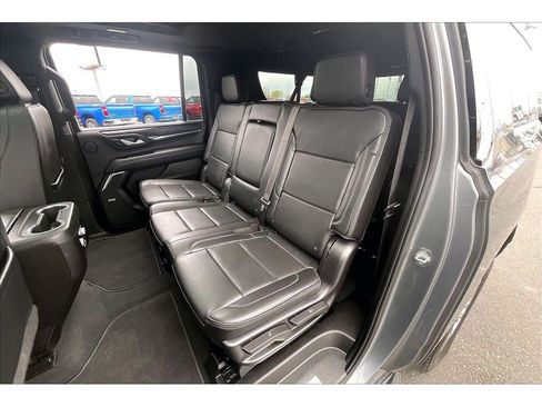 Used 2022 GMC Yukon XL Denali image 28