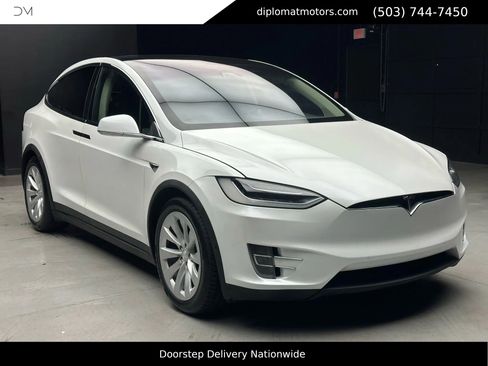 Used 2018 Tesla Model X 75D image 11