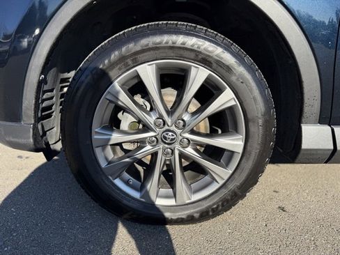 Used 2017 Toyota RAV4 Limited image 9